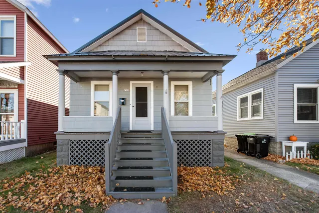 $124,900 | 1309 15th Street, Menominee, MI 49858