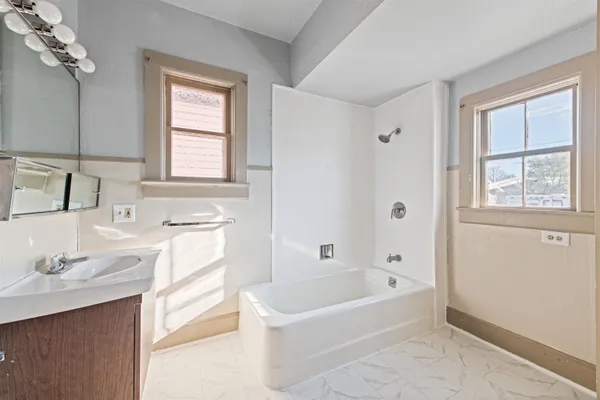 $124,900 | 1309 15th Avenue, Menominee, MI 49858