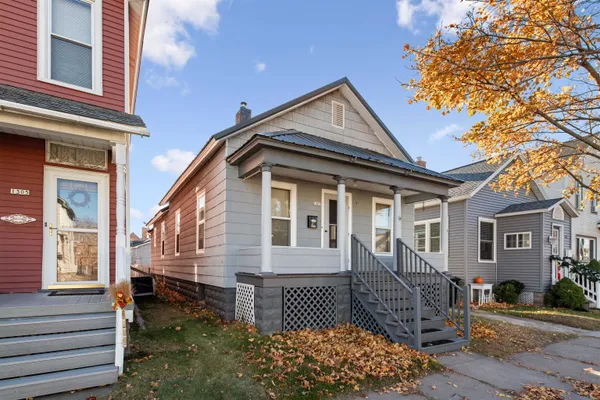 $124,900 | 1309 15th Avenue, Menominee, MI 49858