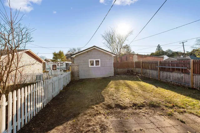 $124,900 | 1309 15th Street, Menominee, MI 49858