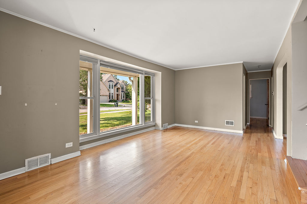 2220 Scott Road Northbrook, IL 60062 - Photo 3 of 22 Gallery Image 3