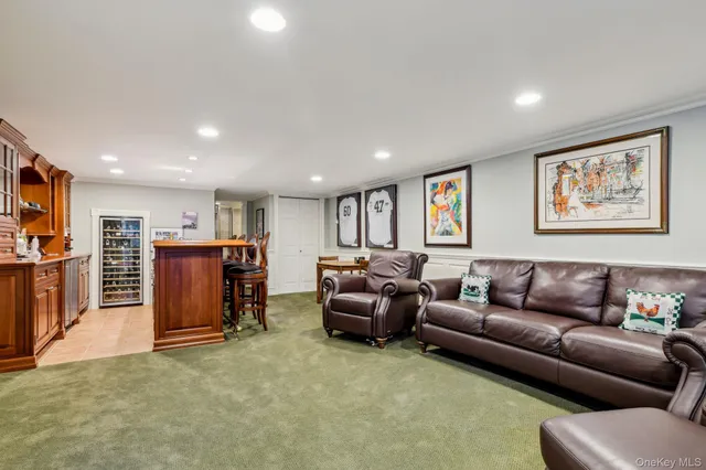 $999,998 | 7 Short Path, St. James, NY 11780