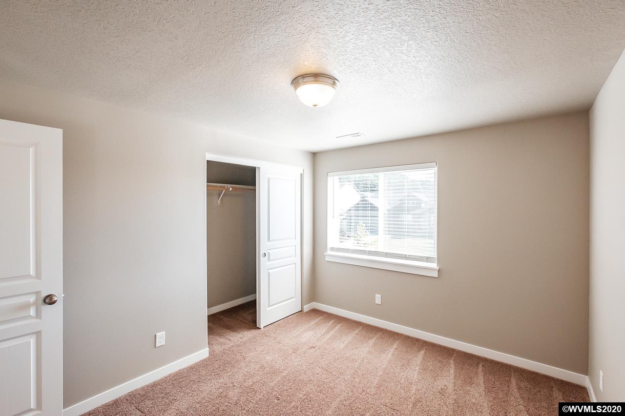 2708 Northwest Amble Side Street Albany, OR 97321 - Photo 22 of 34