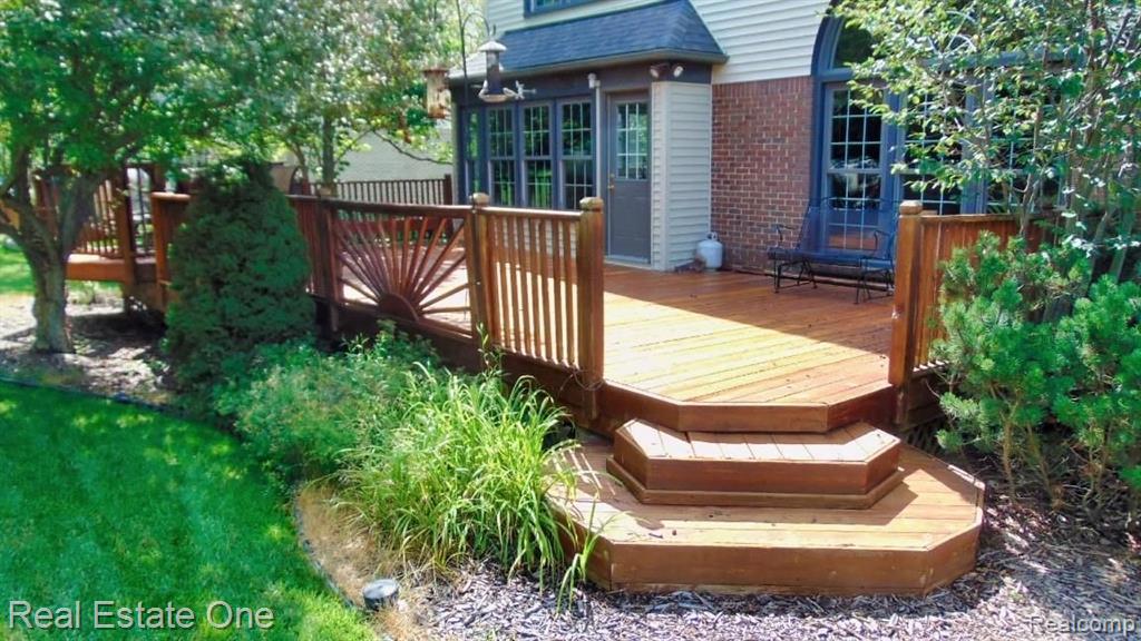 2458 Pleasant View Drive Rochester Hills, MI 48306 - Photo 32 of 68