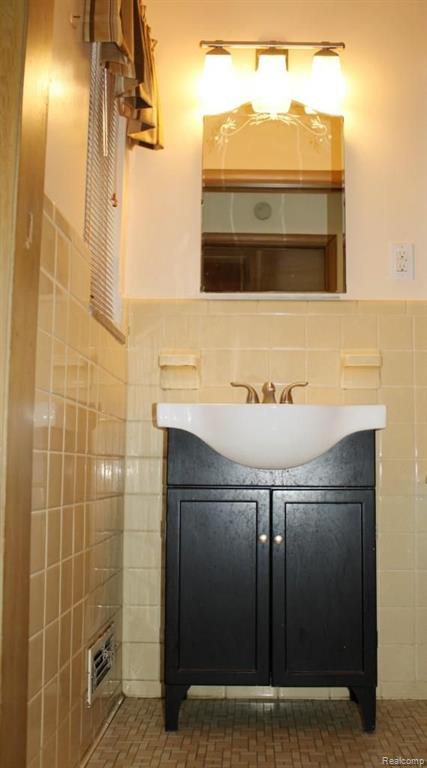 6750 Halyard Road Bloomfield Hills, MI 48301 - Photo 17 of 25