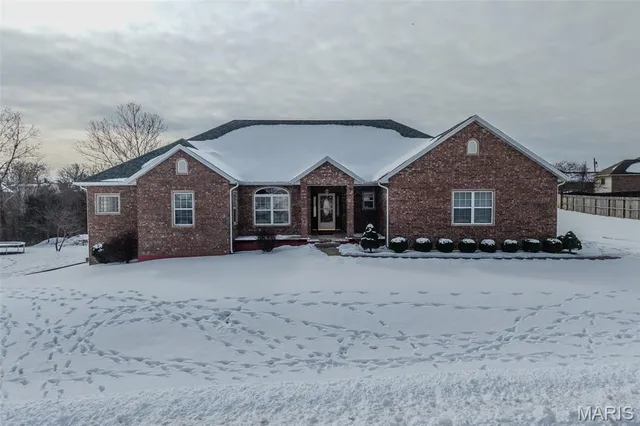 $494,900 | 220 April Drive, St. Robert, MO 65584