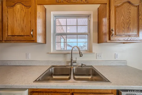 $492,400 | 220 April Drive, St. Robert, MO 65584