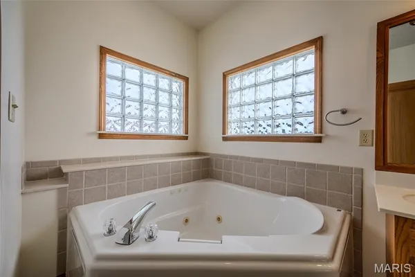 $492,400 | 220 April Drive, St. Robert, MO 65584