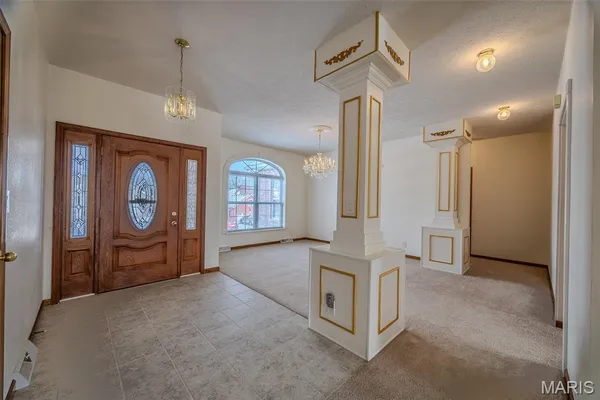 $492,400 | 220 April Drive, St. Robert, MO 65584