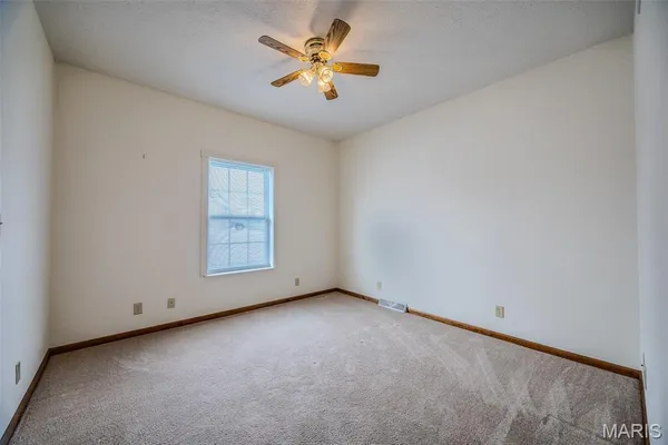 $492,400 | 220 April Drive, St. Robert, MO 65584