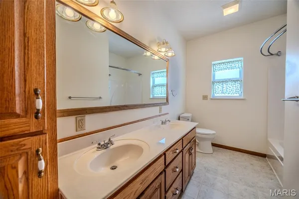 $492,400 | 220 April Drive, St. Robert, MO 65584