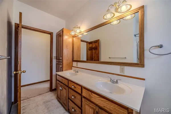 $492,400 | 220 April Drive, St. Robert, MO 65584