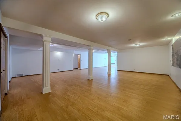 $492,400 | 220 April Drive, St. Robert, MO 65584