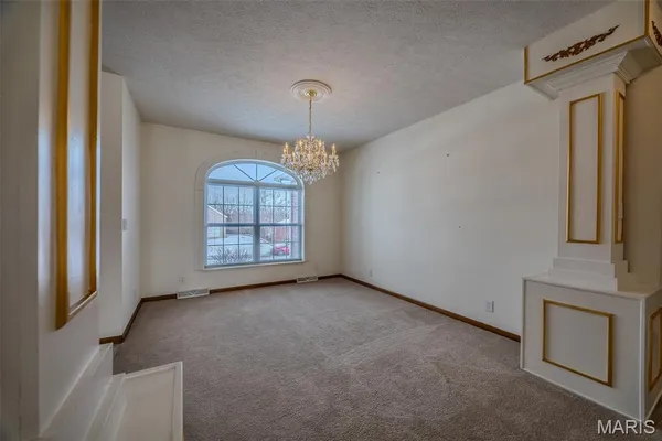 $492,400 | 220 April Drive, St. Robert, MO 65584