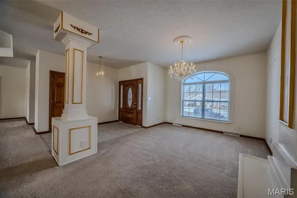 $492,400 | 220 April Drive, St. Robert, MO 65584