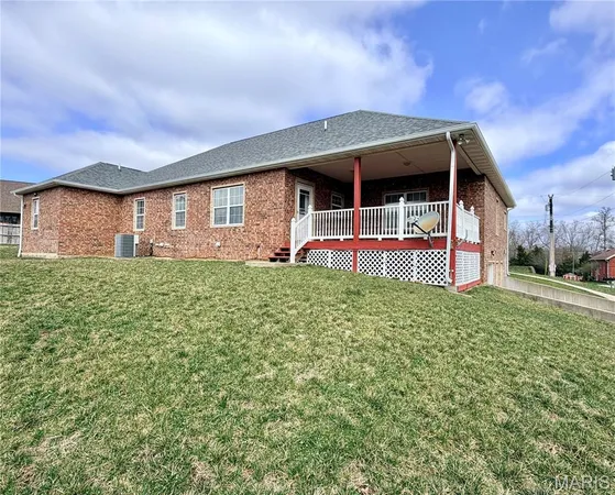 $492,400 | 220 April Drive, St. Robert, MO 65584