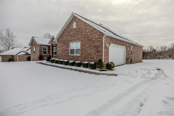 $492,400 | 220 April Drive, St. Robert, MO 65584