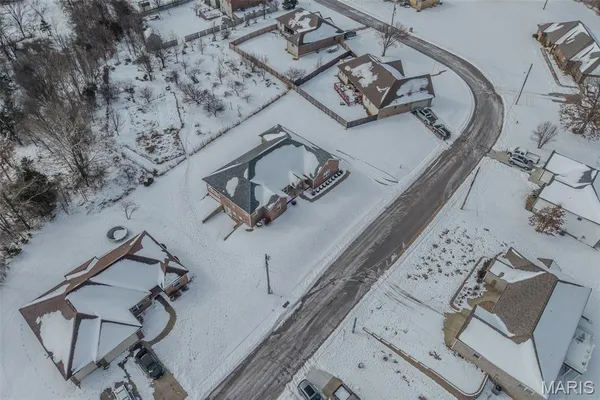 $492,400 | 220 April Drive, St. Robert, MO 65584