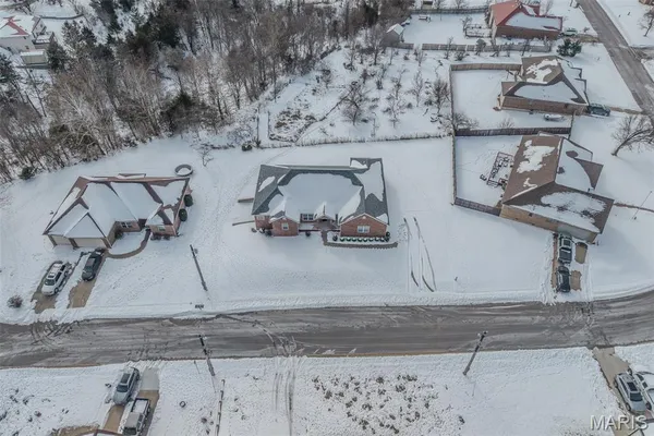 $492,400 | 220 April Drive, St. Robert, MO 65584