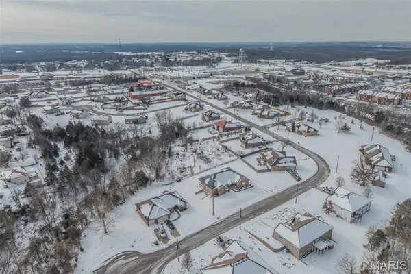 $492,400 | 220 April Drive, St. Robert, MO 65584