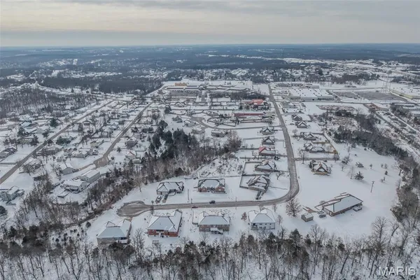 $492,400 | 220 April Drive, St. Robert, MO 65584