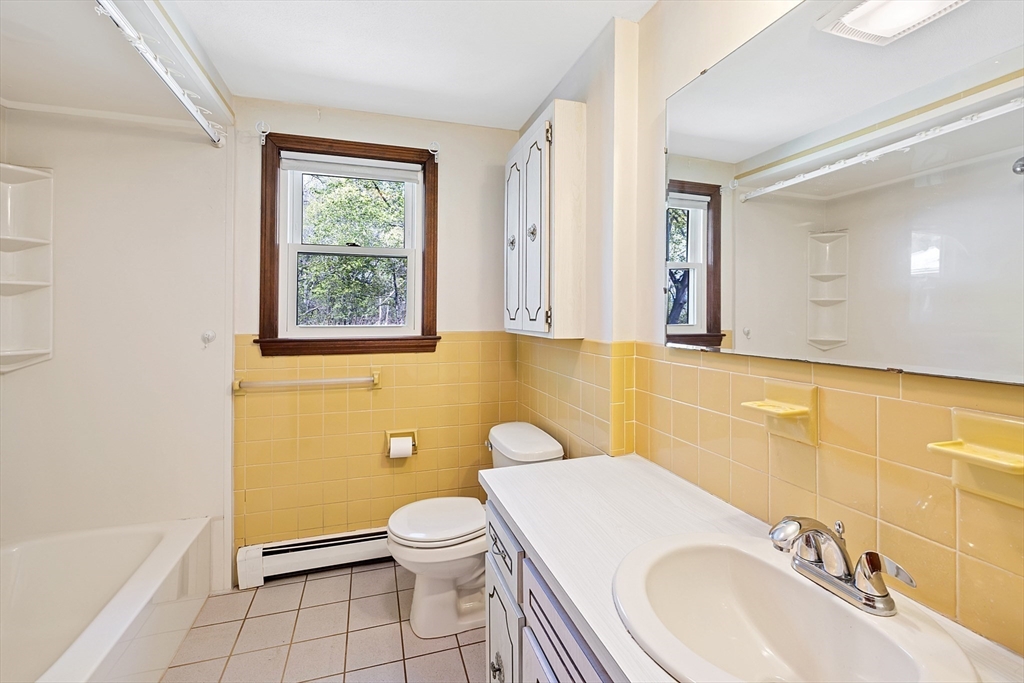 62 Brook Street Wakefield, MA 01880 - Photo 16 of 31