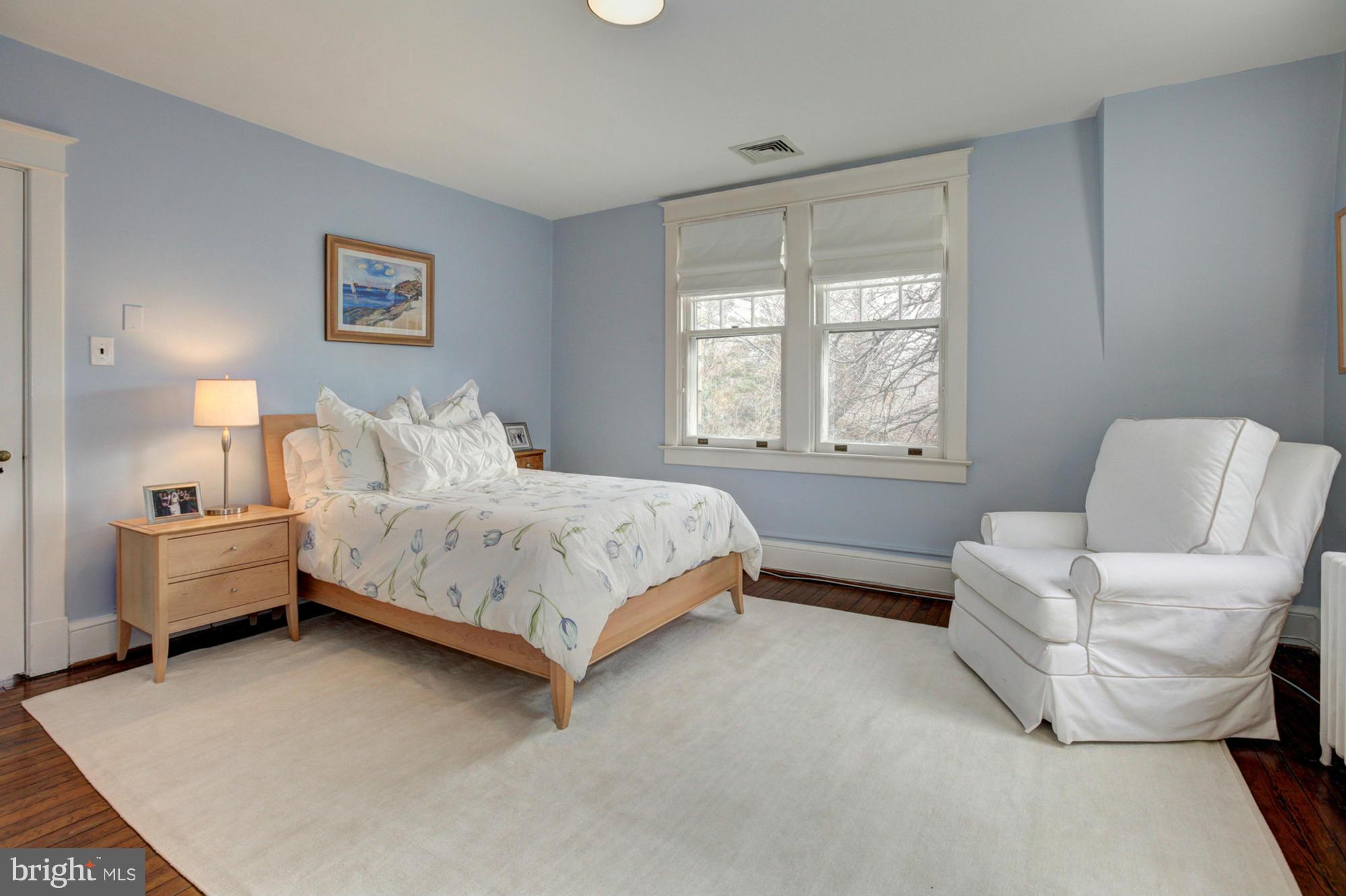 9012 Seven Locks Road Bethesda, MD 20817 - Photo 22 of 30 Bedroom 3