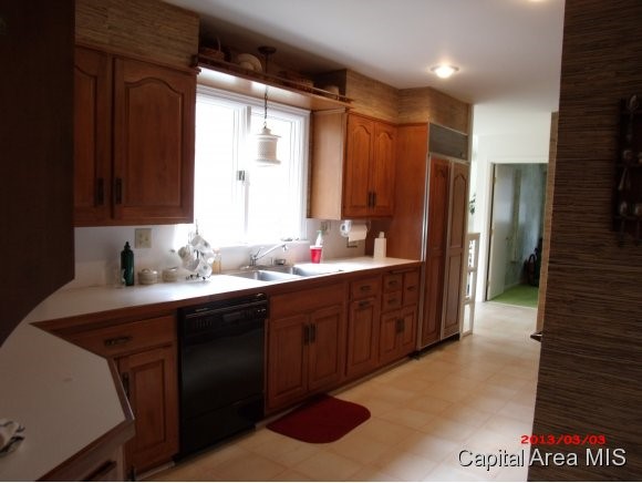 2210 Augusta Drive Springfield, IL 62704 - Photo 8 of 10 Gallery Image 8