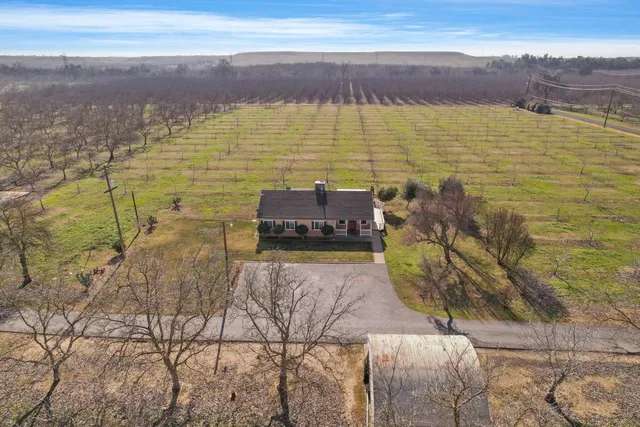 $1,200,000 | 10710 North Shelton Road, Linden, CA 95236