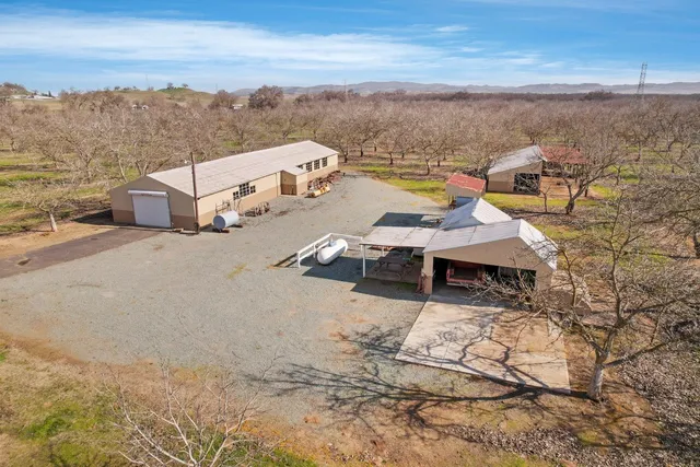 $1,200,000 | 10710 North Shelton Road, Linden, CA 95236