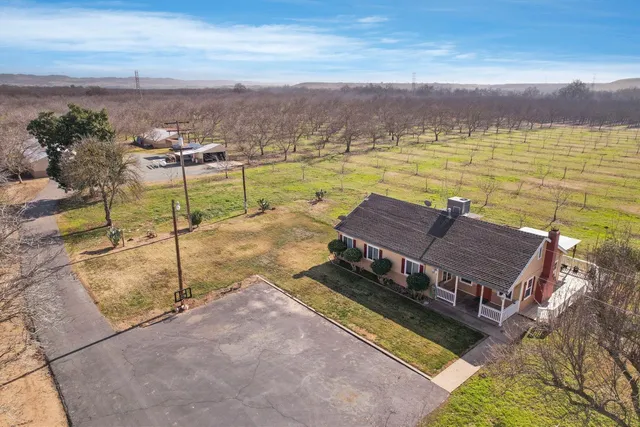 $1,200,000 | 10710 North Shelton Road, Linden, CA 95236