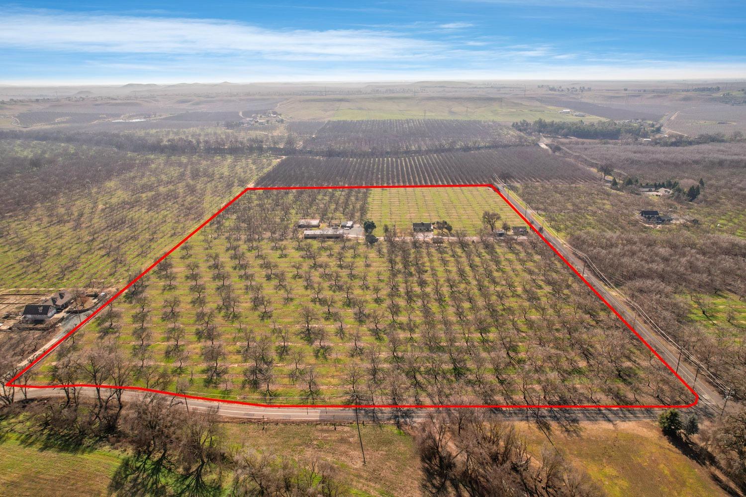 10710 North Shelton Road Linden, CA 95236 - Photo 3 of 75 a view of a terrace