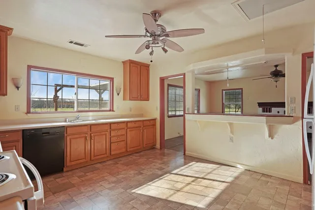 $1,200,000 | 10710 North Shelton Road, Linden, CA 95236