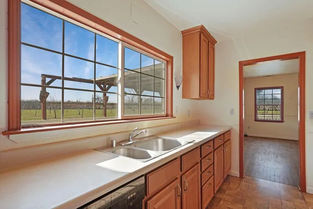 $1,200,000 | 10710 North Shelton Road, Linden, CA 95236