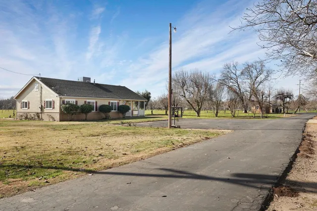 $1,200,000 | 10710 North Shelton Road, Linden, CA 95236