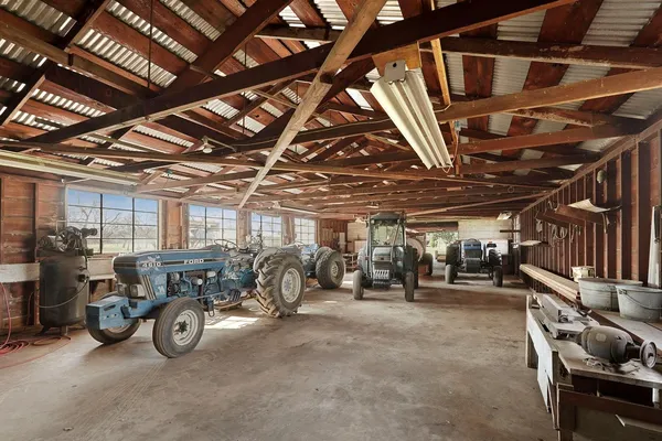 $1,200,000 | 10710 North Shelton Road, Linden, CA 95236