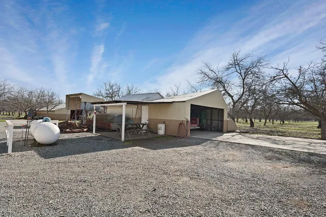 $1,200,000 | 10710 North Shelton Road, Linden, CA 95236