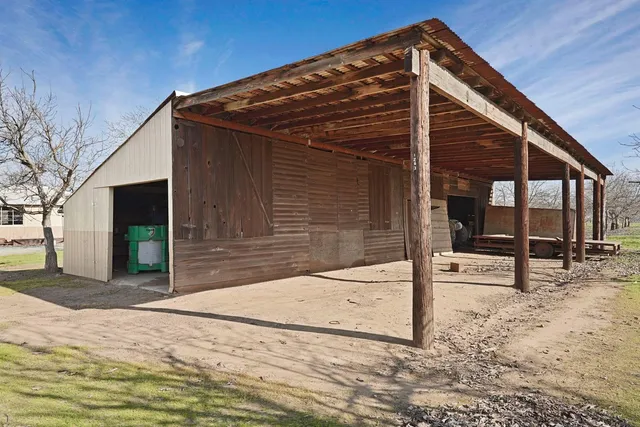 $1,200,000 | 10710 North Shelton Road, Linden, CA 95236