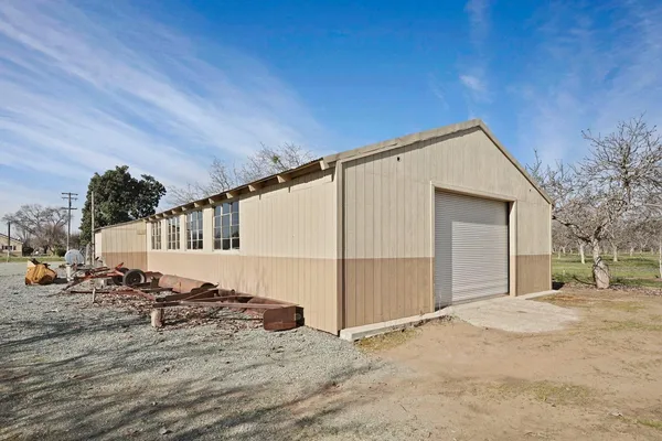 $1,200,000 | 10710 North Shelton Road, Linden, CA 95236