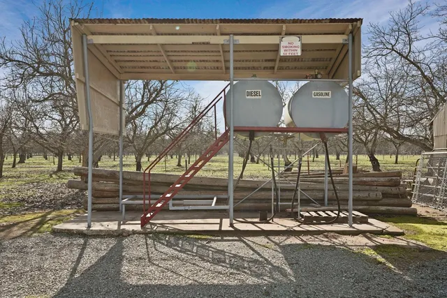 $1,200,000 | 10710 North Shelton Road, Linden, CA 95236