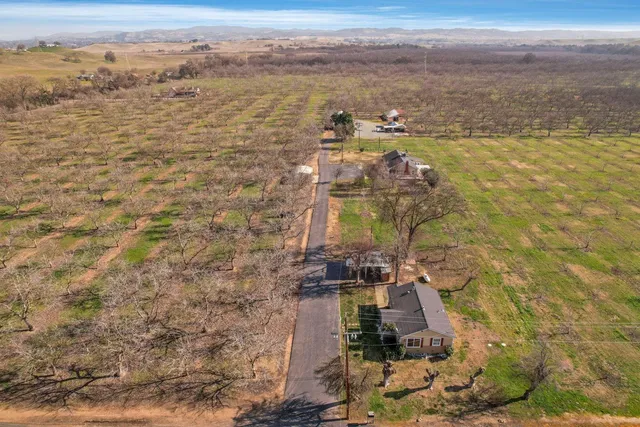 $1,200,000 | 10710 North Shelton Road, Linden, CA 95236