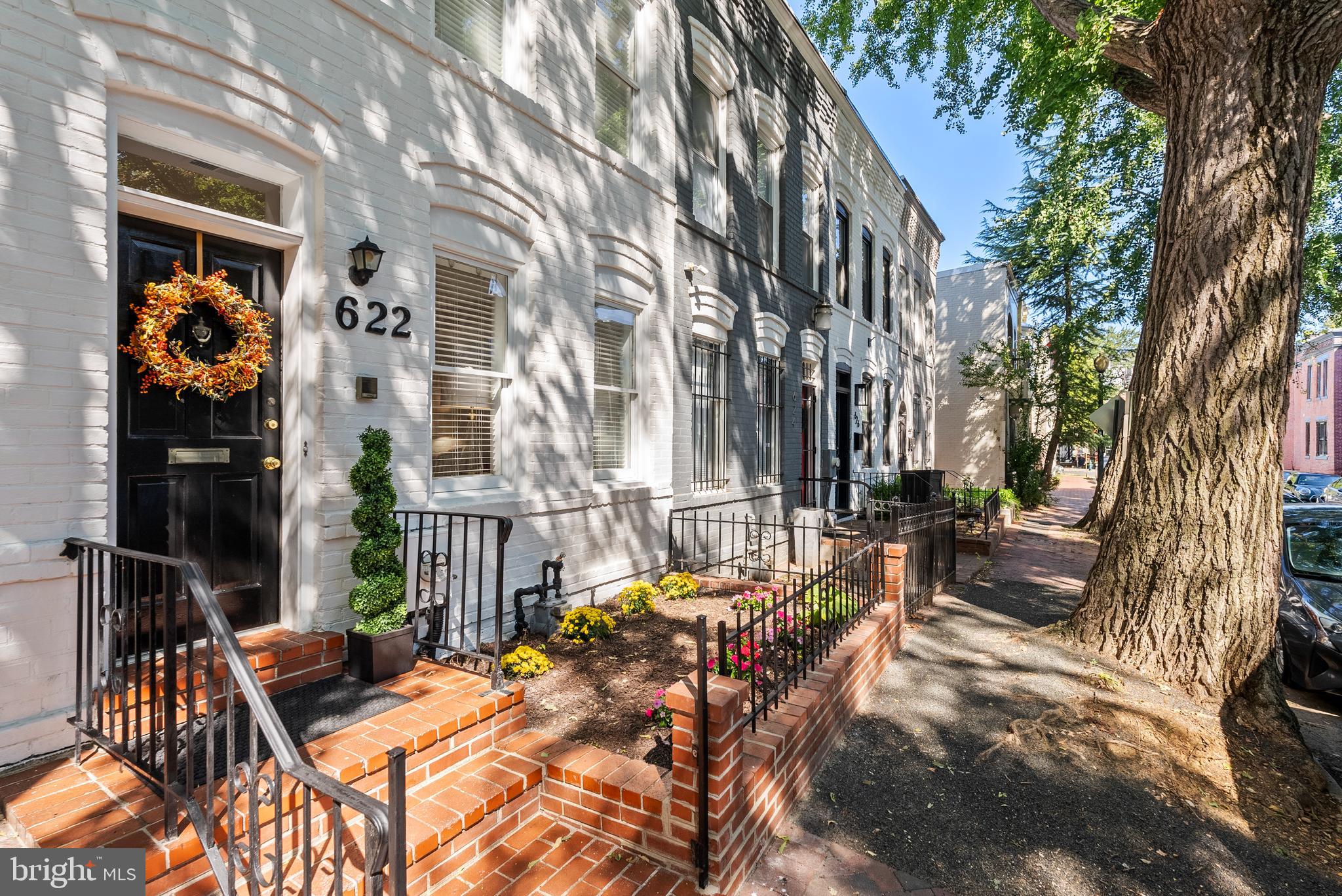622 14th Place Northeast Washington, DC 20002 - Photo 3 of 37 Light filled rowhouse on a quiet, one way street