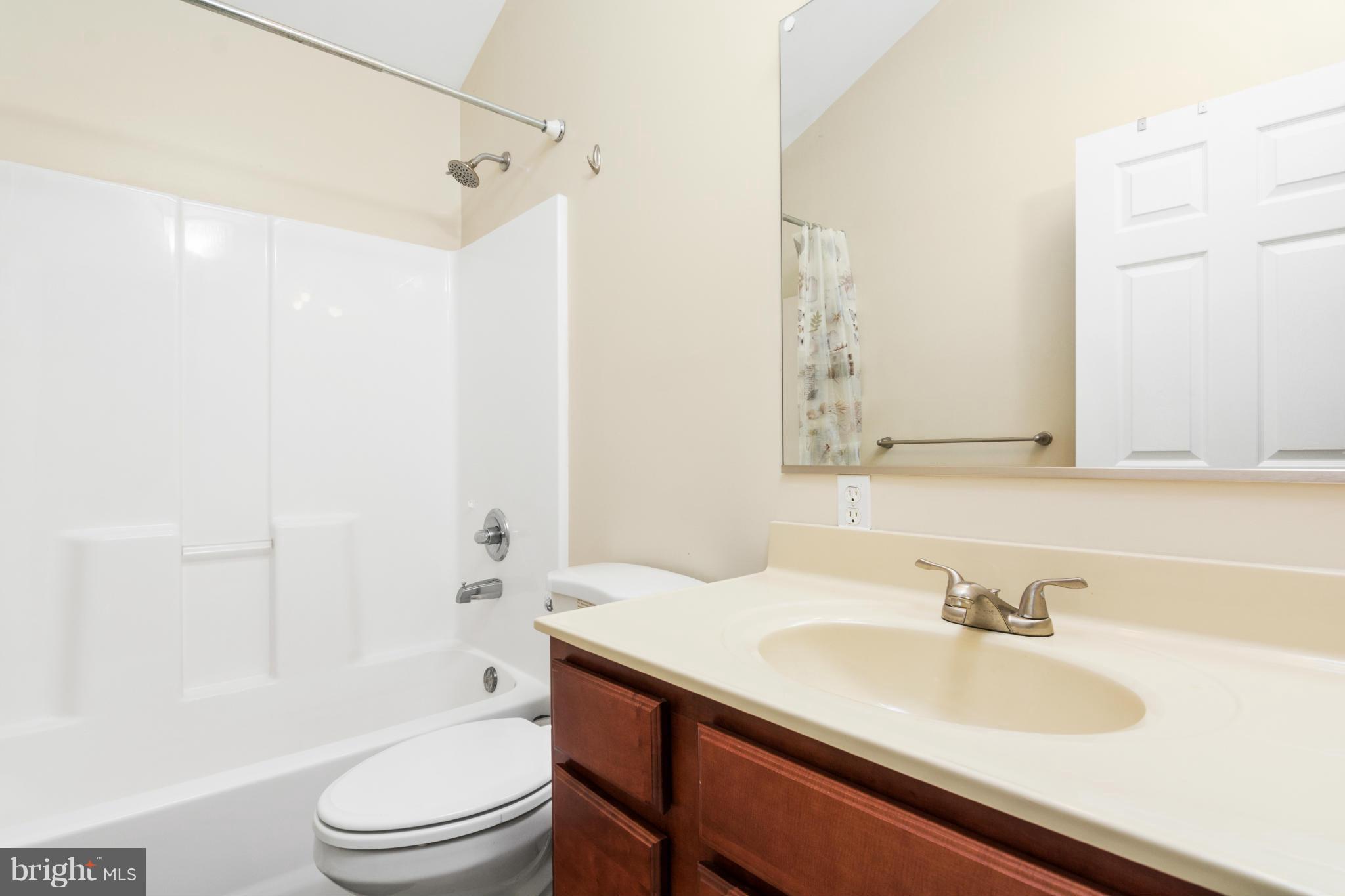 7817 Harbor Road Pasadena, MD 21122 - Photo 22 of 30 Upstairs Bathroom