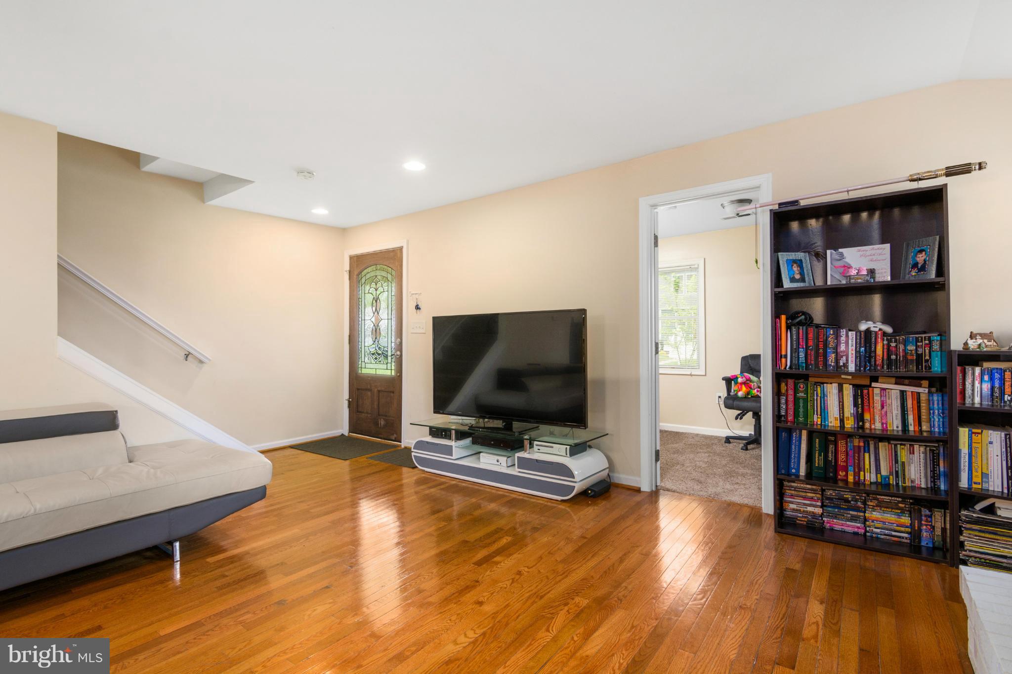 7817 Harbor Road Pasadena, MD 21122 - Photo 5 of 30 Family Room