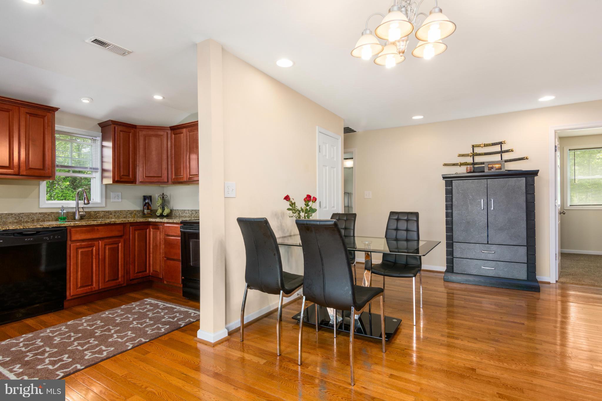 7817 Harbor Road Pasadena, MD 21122 - Photo 8 of 30 Dining Room