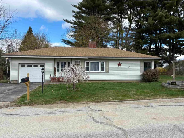 $450,000 | 1 Sunset Avenue, Allenstown, NH 03275