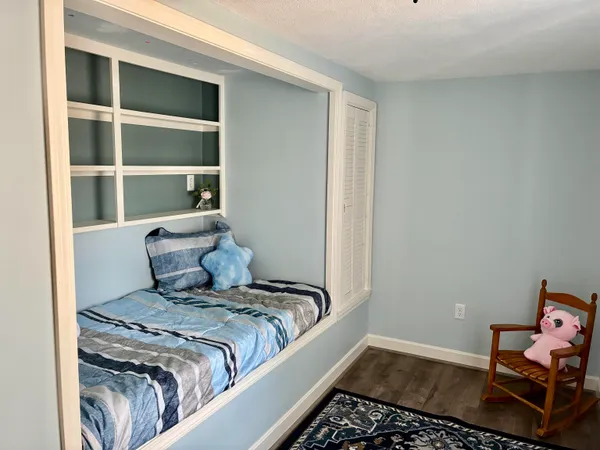 $450,000 | 1 Sunset Avenue, Allenstown, NH 03275