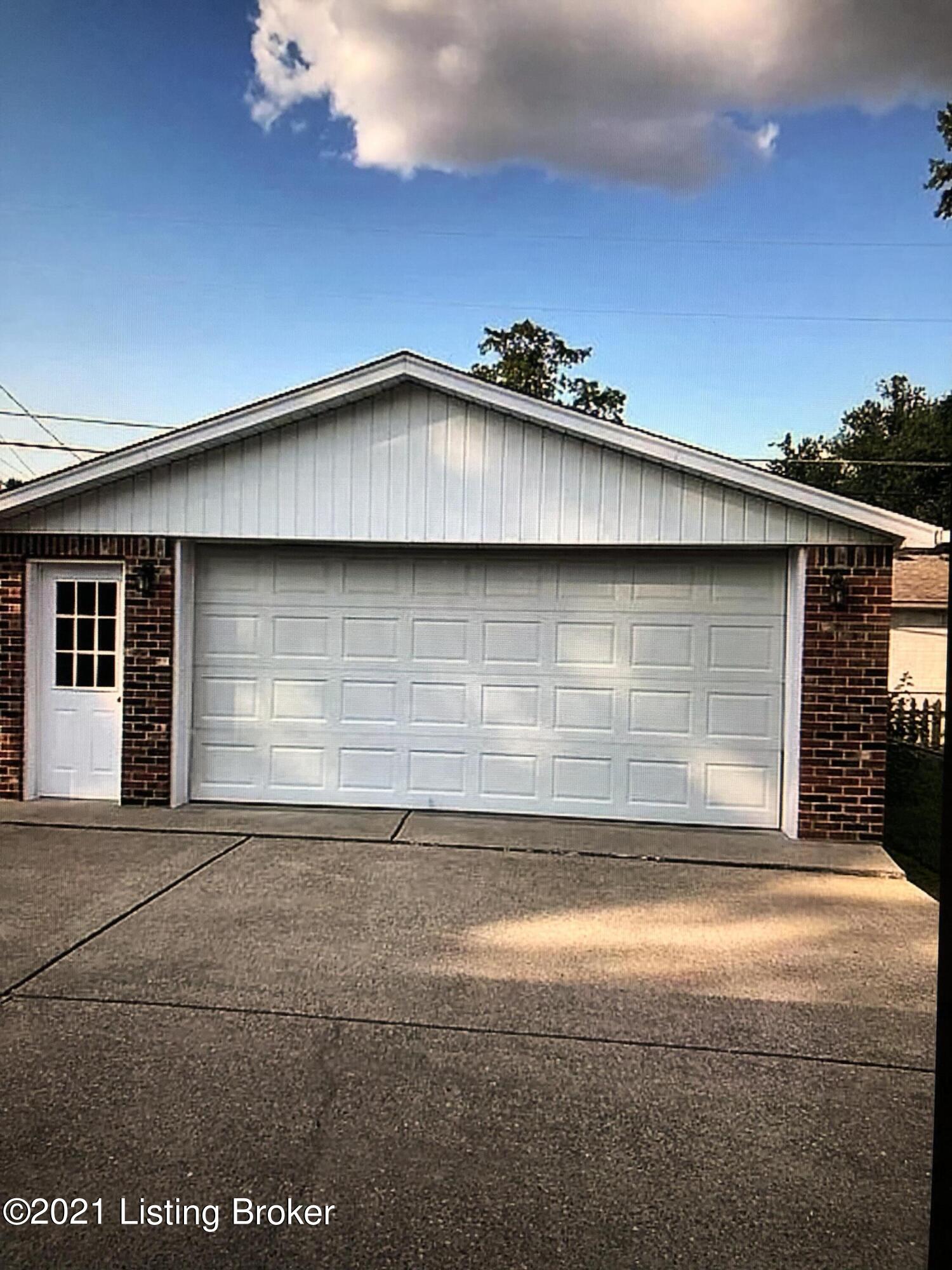 1107 Franelm Road Louisville, KY 40214 - Photo 35 of 43 2 1/2 car garage
