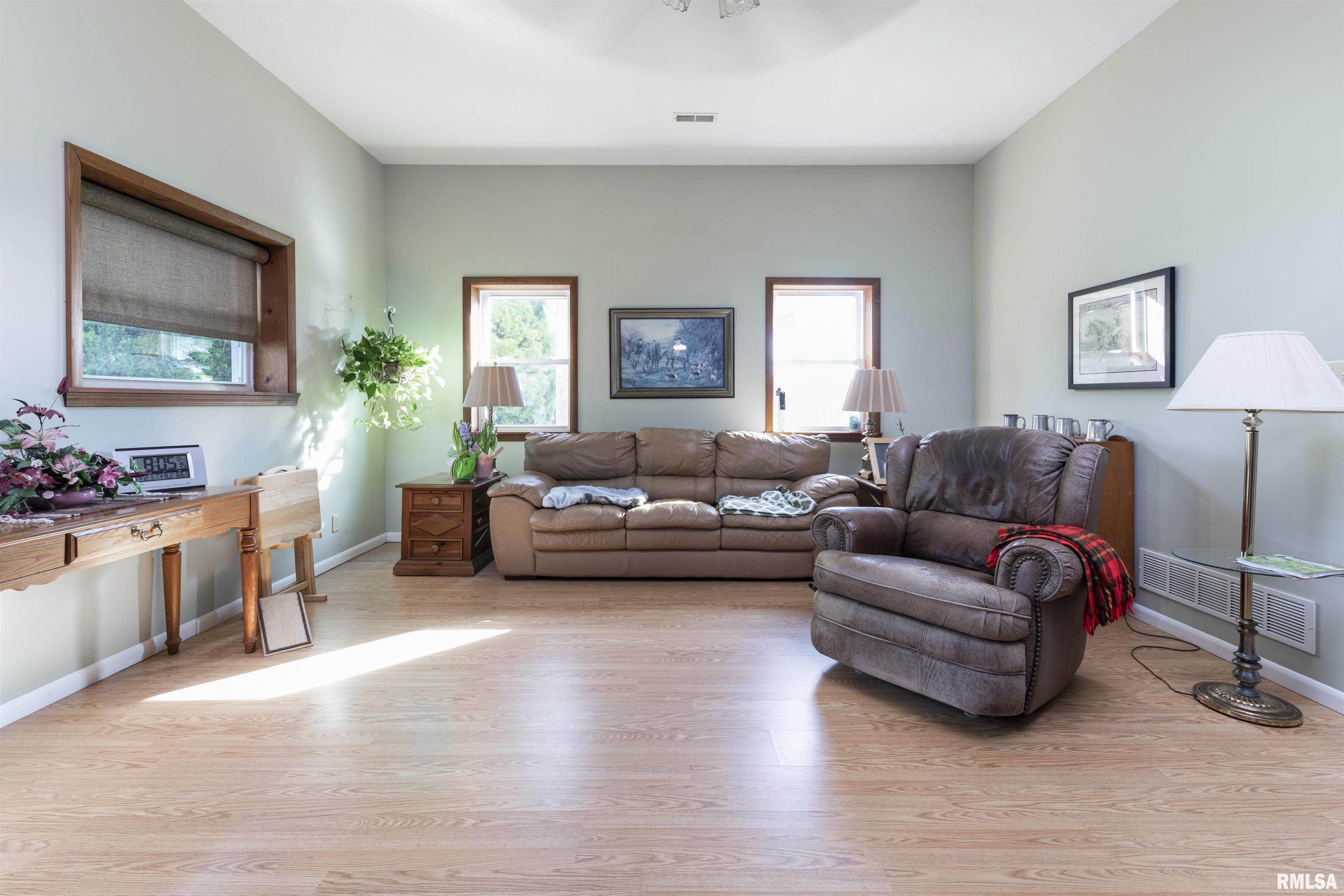 15920 Apricot Road Wapella, IL 61777 - Photo 34 of 66