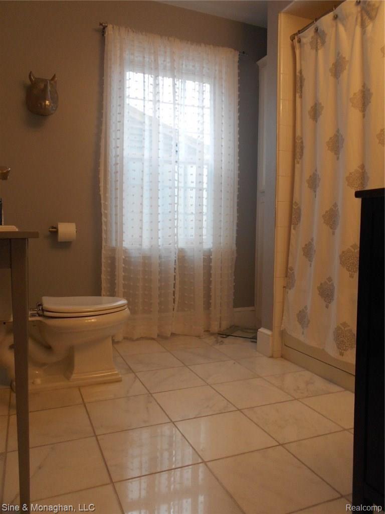 404 Fisher Road Grosse Pointe, MI 48230 - Photo 28 of 42 DSCN1518.JPG